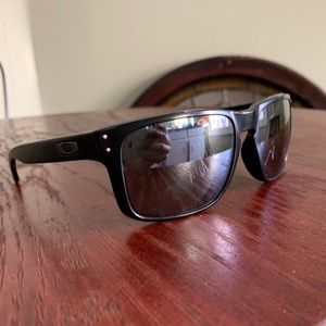 Black Oakley Holbrook